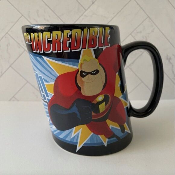 Mr. Incredible The Incredibles Slanted Mug Disney Store Vintage - Picture 2 of 7